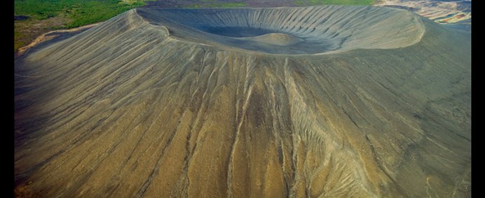 IDEI DE CALATORIE de la NIAD TRAVEL : Craterul Hverfjall - Islanda.