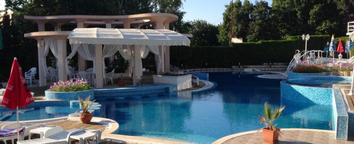 Hotel BELLEVUE 3* - Nisipurile de Aur, Bulgaria. - Photo 2