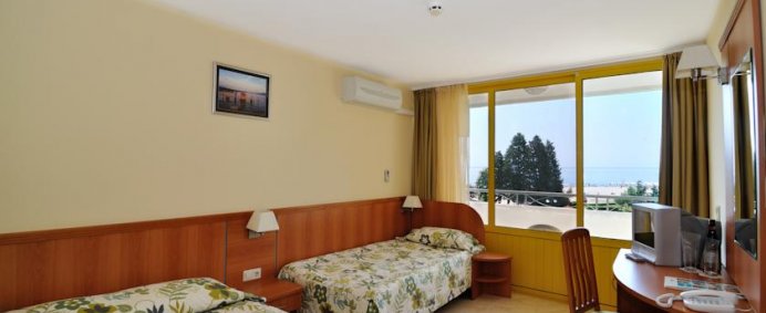 Hotel DOBROTITSA 2* - Albena, Bulgaria. - Photo 4