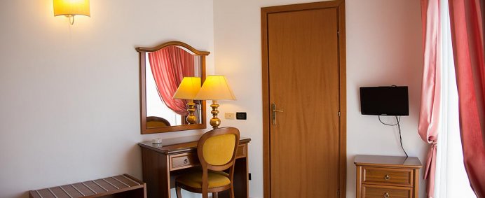 Hotel ANDROMACO PALACE 3* - Taormina, Italia. - Photo 7