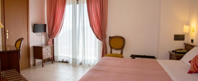 Hotel ANDROMACO PALACE 3* - Taormina, Italia. - Photo 11