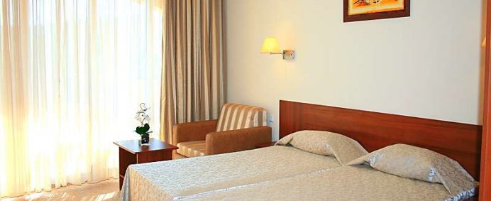 Hotel CENTRAL 4* - Nisipurile de Aur, Bulgaria. - Photo 2