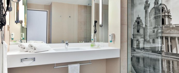 Hotel NH VIENNA AIRPORT CONFERENCE CENTER 4* - Viena, Austria. - Photo 4