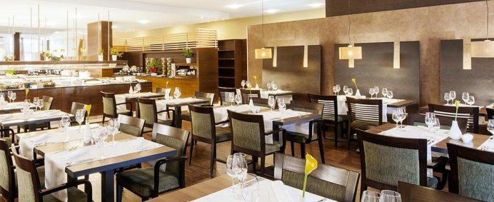 Hotel NH VIENNA AIRPORT CONFERENCE CENTER 4* - Viena, Austria. - Photo 9