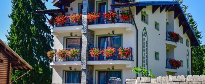 Pensiunea HILLTOP 3* - Predeal, Romania. - Photo 1