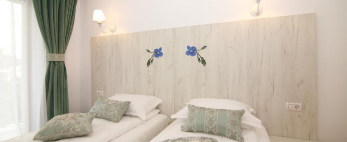 Pensiunea HILLTOP 3* - Predeal, Romania. - Photo 13
