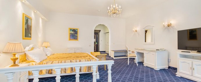 Hotel AURELIUS IMPARATUL ROMANILOR 4* - Poiana Brasov, Romania. - Photo 2