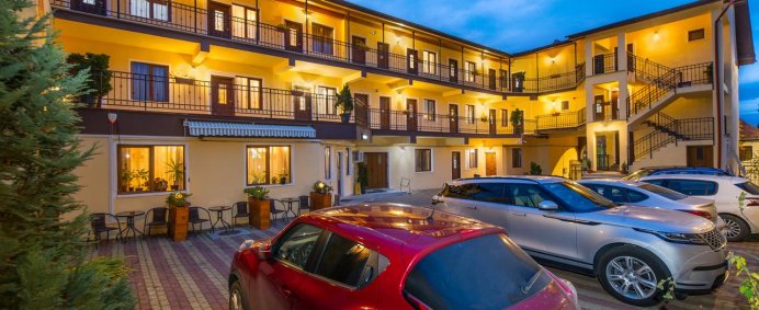 Hotel LONG STREET 3* - Brasov, Romania. - Photo 1