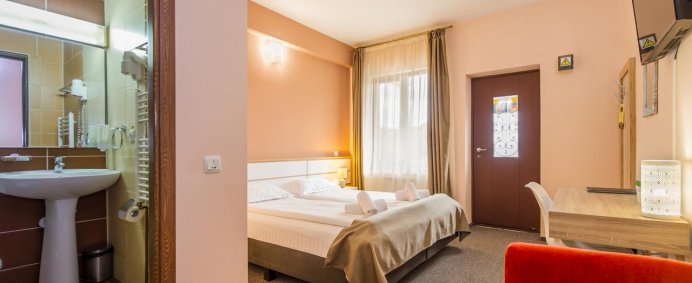 Hotel LONG STREET 3* - Brasov, Romania. - Photo 4