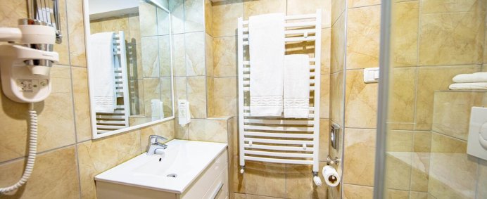 Hotel PESTERA 4* - Moroeni, Romania.  - Photo 6