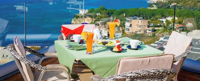 Hotel ALIKO 4* - Vlore, Albania - Photo 1