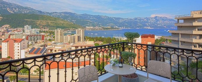 Aparthotel VIILA ARIA 4* - Budva, Muntenegru. - Photo 1