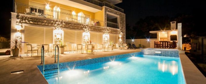 Aparthotel SEA POINT APARTMENTS 4* - Tivat, Muntenegru. - Photo 1