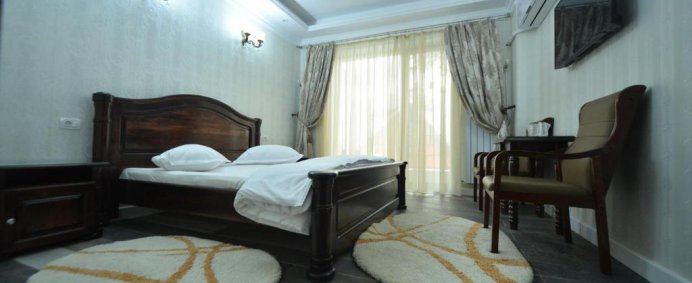 Pensiunea EDY'S ROYAL 3* - Predeal, Romania. - Photo 2