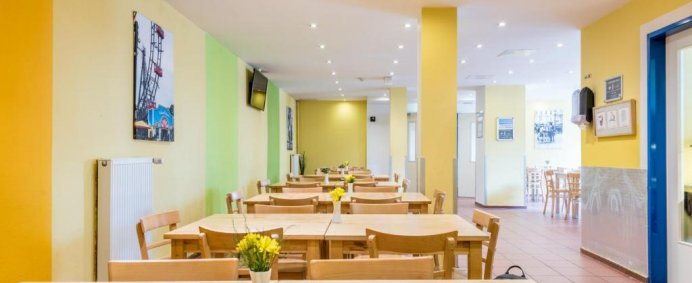 Hotel A&O WIENN STADTHALLE 3* - Viena, Austria. - Photo 9