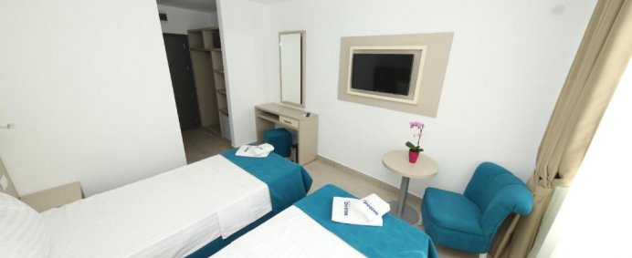 Hotel DELFIN 3* - Mamaia, Romania - Photo 5