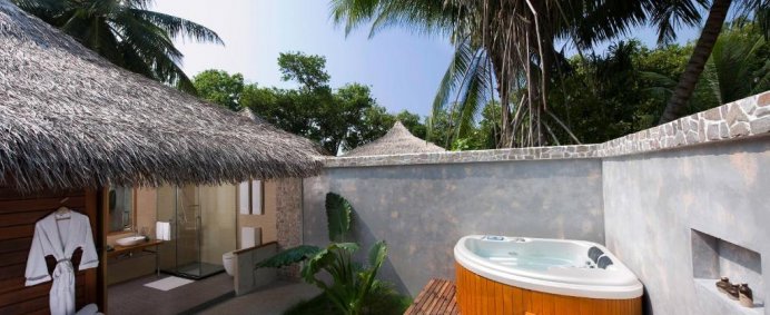 Complex KURAMATHI ISLAND RESORT - Rasdoo Atoll, Maldive. - Photo 4