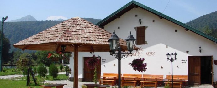 Pensiunea RHEIN 3* - Azuga, Romania. - Photo 1