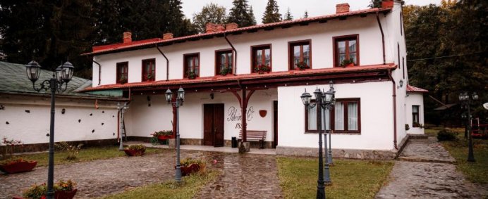 Pensiunea RHEIN 3* - Azuga, Romania. - Photo 4