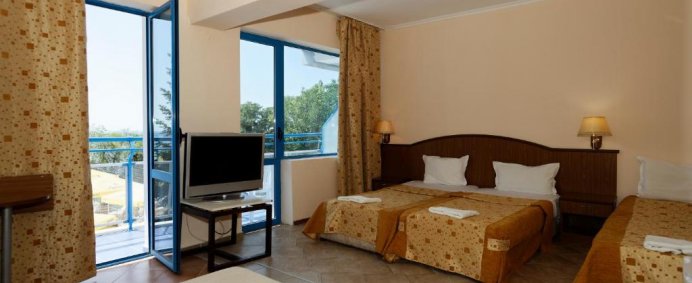 Hotel ICEBERG 2* - Balchik, Bulgaria. - Photo 6