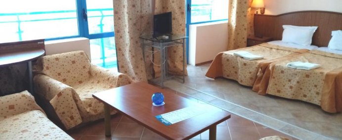 Hotel ICEBERG 2* - Balchik, Bulgaria. - Photo 9