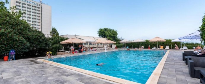 Hotel CAPITOL 3* - Jupiter, Romania. - Photo 2