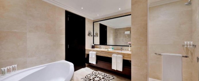 Hotel LE MERIDIEN MINA SEYAHI BEACH RESORT & WATERPARK 5* - Dubai, U.A.E. - Photo 2