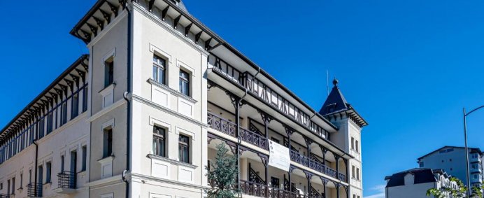 Hotel CAROLIN 4* - Calimanesti-Caciulata, Romania - Photo 1