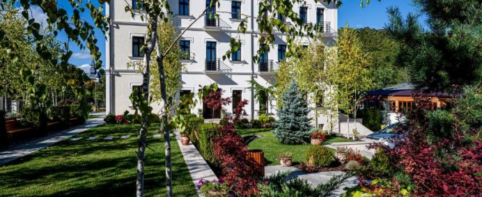 Hotel CAROLIN 4* - Calimanesti-Caciulata, Romania - Photo 2