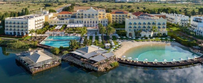 Hotel DOMES LAKE ALGARVE RESORT 5* DeLuxe - Algarve, Portugalia. - Photo 1