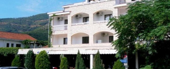 Hotel GRBALJ 3* - Budva, Muntenegru. - Photo 1