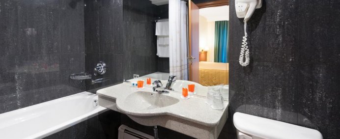 Hotel PALAS 4* - Mamaia, Romania. - Photo 4