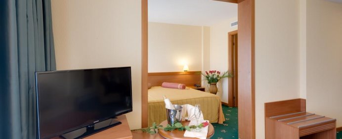 Hotel PALAS 4* - Mamaia, Romania. - Photo 10
