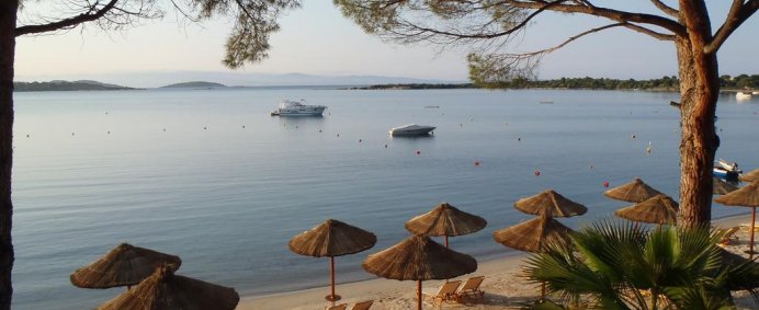Hotel VERGOS 2* - Halkidiki, Grecia. - Photo 2