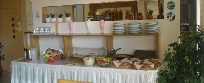 Hotel IRIS 2* - Halkidiki, Nea Kalikratia, Grecia. - Photo 7