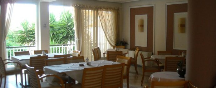 Hotel IRIS 2* - Halkidiki, Nea Kalikratia, Grecia. - Photo 9