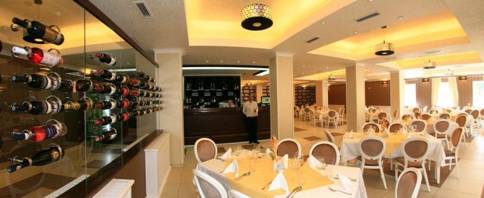 Hotel ROMAN 3* - Borsa, Romania. - Photo 14