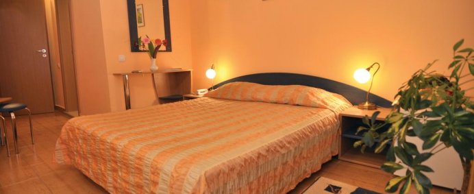 Hotel VICTORIA 3* - Mamaia, Romania. - Photo 2