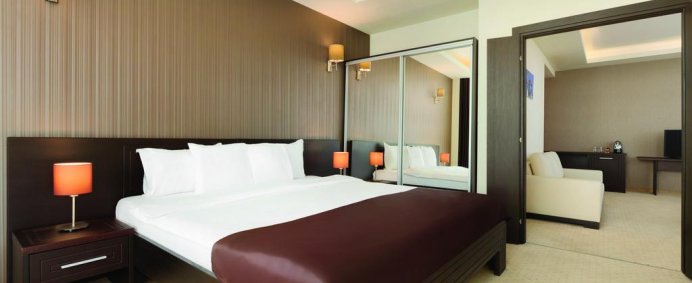 Hotel RAMADA 4* - Mamaia, Romania. - Photo 3