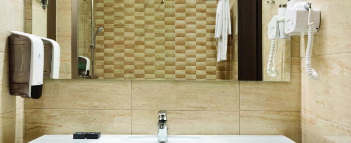 Hotel RAMADA 4* - Mamaia, Romania. - Photo 4