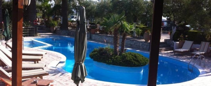 Hotel PYRGOS 2*+ - Halkidiki Athos, Grecia. - Photo 1