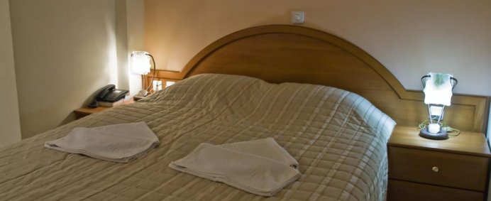 Hotel PYRGOS 2*+ - Halkidiki Athos, Grecia. - Photo 3