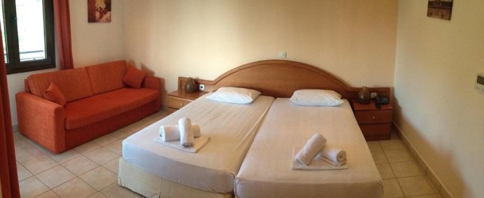 Hotel PYRGOS 2*+ - Halkidiki Athos, Grecia. - Photo 8