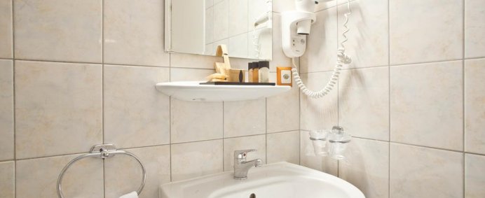 Hotel ADMIRAL 3* - Geneva, Elvetia. - Photo 5