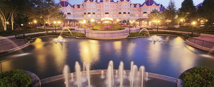 Hotel DISNEYLAND 5* - Paris (Disneyland), Franta - Photo 1