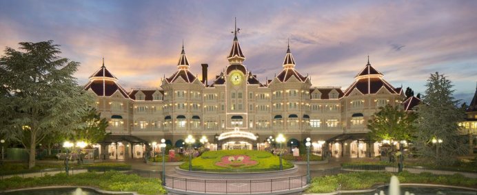 Hotel DISNEYLAND 5* - Paris (Disneyland), Franta - Photo 2