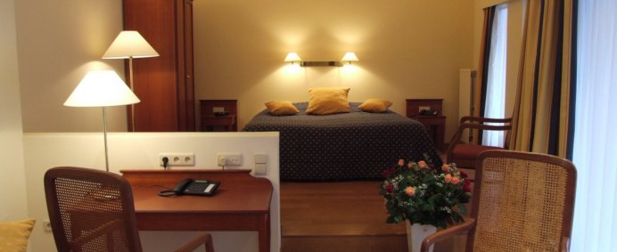 Hotel ROSENBURG 4* - Bruges, Belgia. - Photo 11