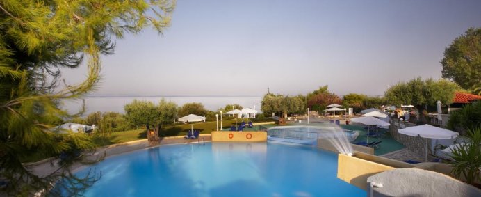 Cazare Hotel ACROTEL ELEA VILLAGE 3* - Halkidiki, Grecia de la 266 EURO/ 2 adulti/ 6 nopti (Demipensiune) - Photo 1