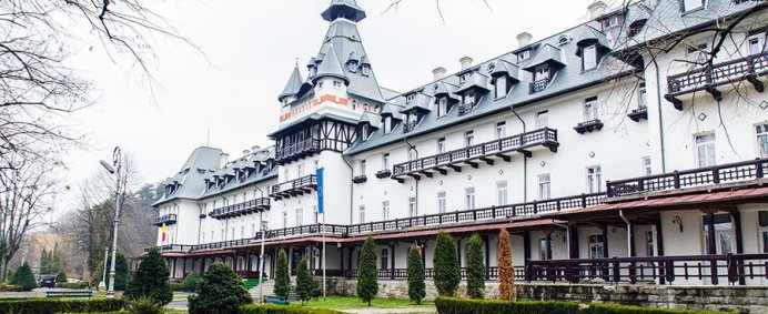REVELION 2024 la Hotel CENTRAL 3* - Calimanesti-Caciulata, Romania. - Photo 1