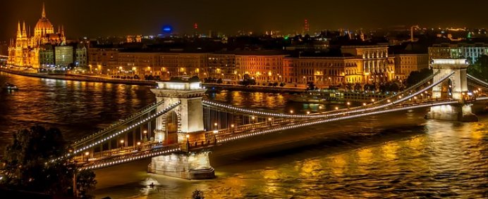 CRACIUN 2024 la Budapesta, Ungaria. Transport cu autocarul. 5 zile. - Photo 1